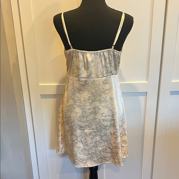 Princess Polly Princess Polly Gold Asian Cream Mini Size 8 - Picture 7 of 10